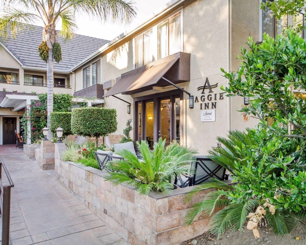 Aggie Inn Davis